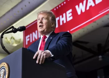 US Stocks Mixed as Trump Eyes Emergency Powers