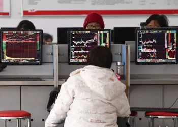 Chinese Brokerages and Firms Act to Stabilize Market Amid Trade Tensions